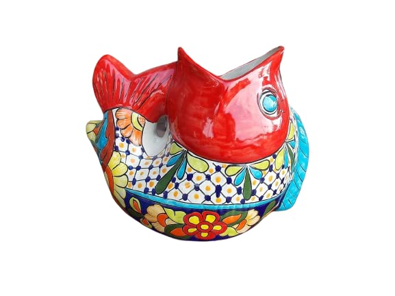 Fine Talavera pot, antique style. Large fish.
