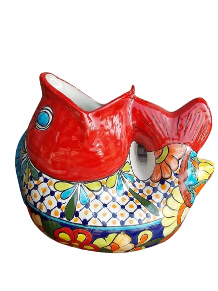 Fine Talavera pot, antique style. Large fish.