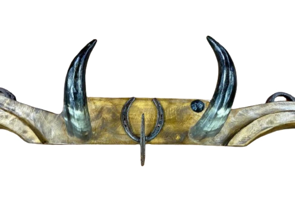Perchero Exclusivo de Madera Antigua con Herraduras y Cuernos de Toro