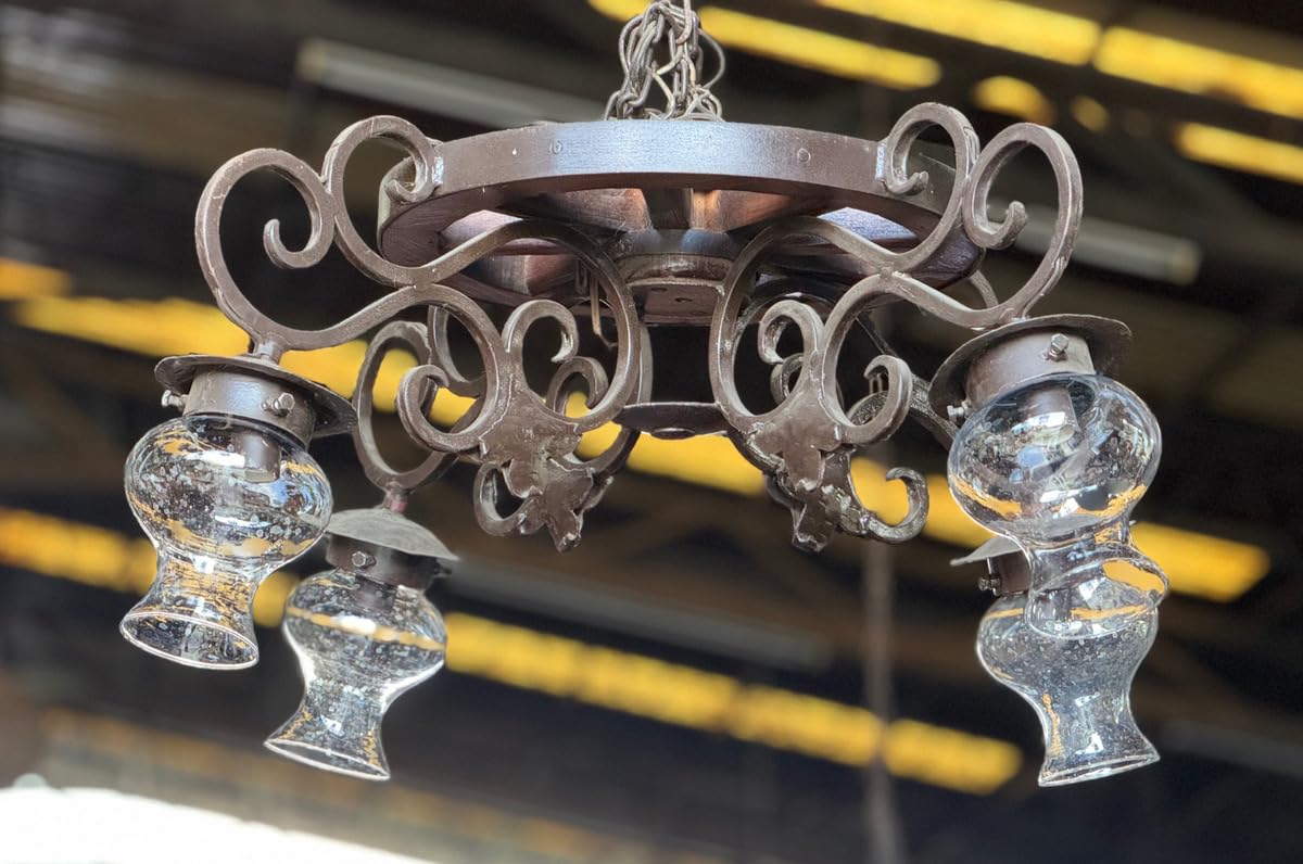 Candil De 4 Luces Rueda En Carreta Mezquite Estilo Antiguo.
