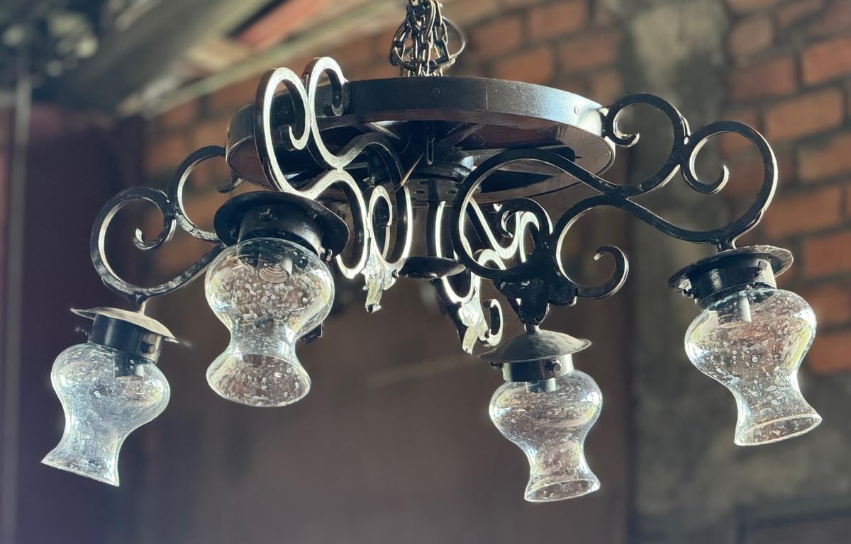 Candil De 4 Luces Rueda En Carreta Mezquite Estilo Antiguo.