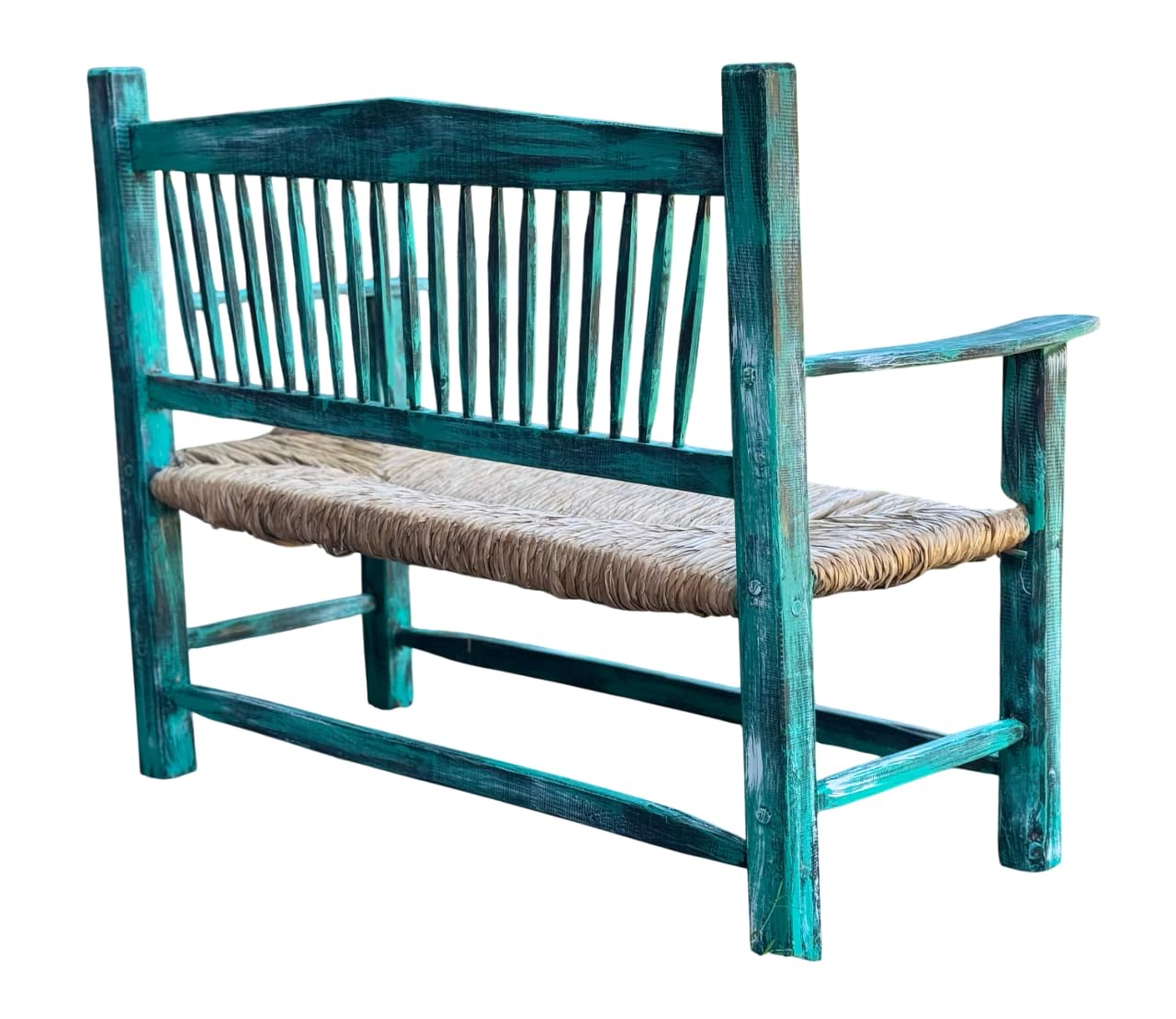 Banca artesanal de madera maciza con asiento tejido con tule, decoradas con hierro forjado, cera pulida a mano