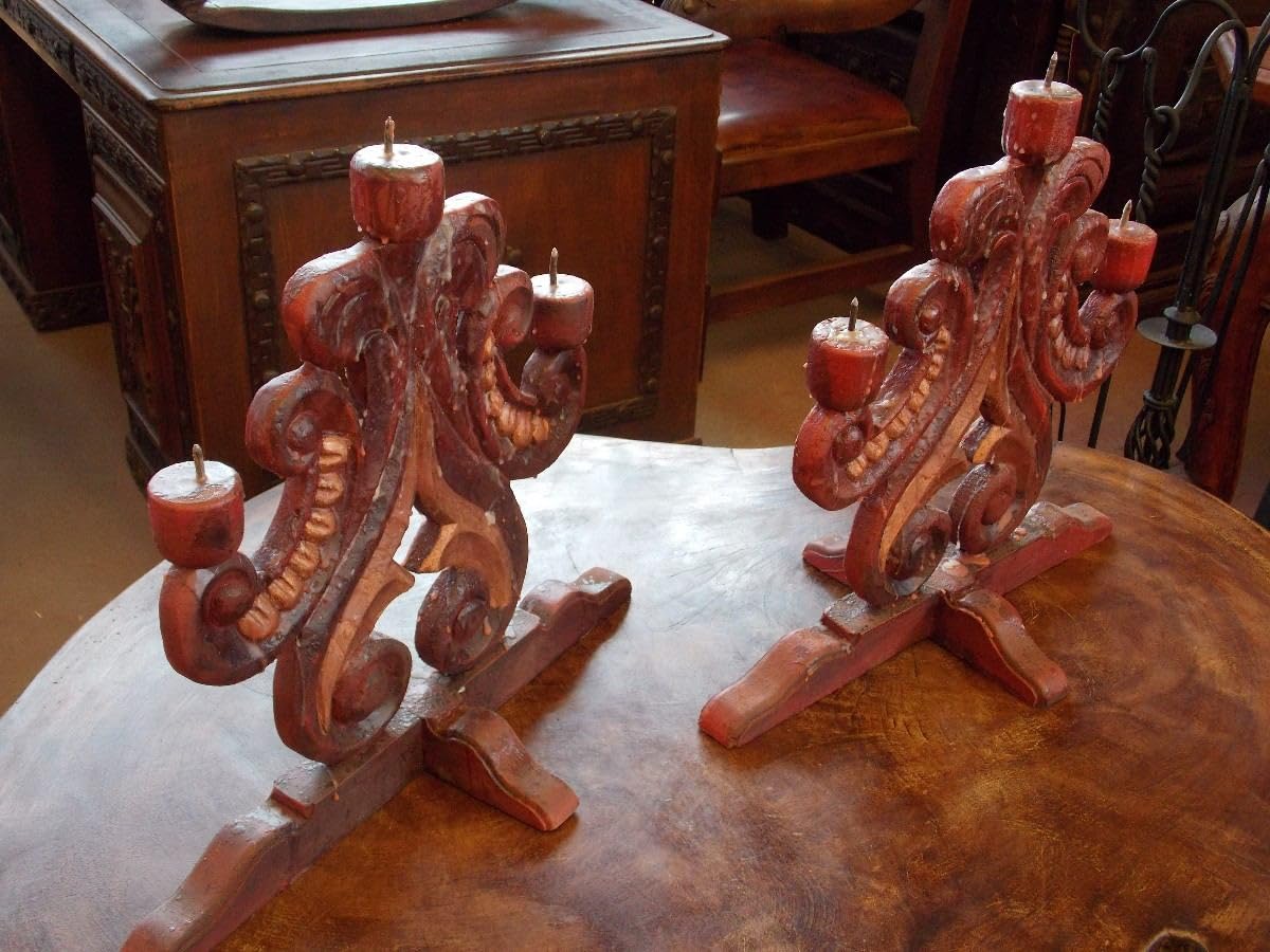 Par De Antiguos Candelabros De Madera Tallados A Mano (Usado)