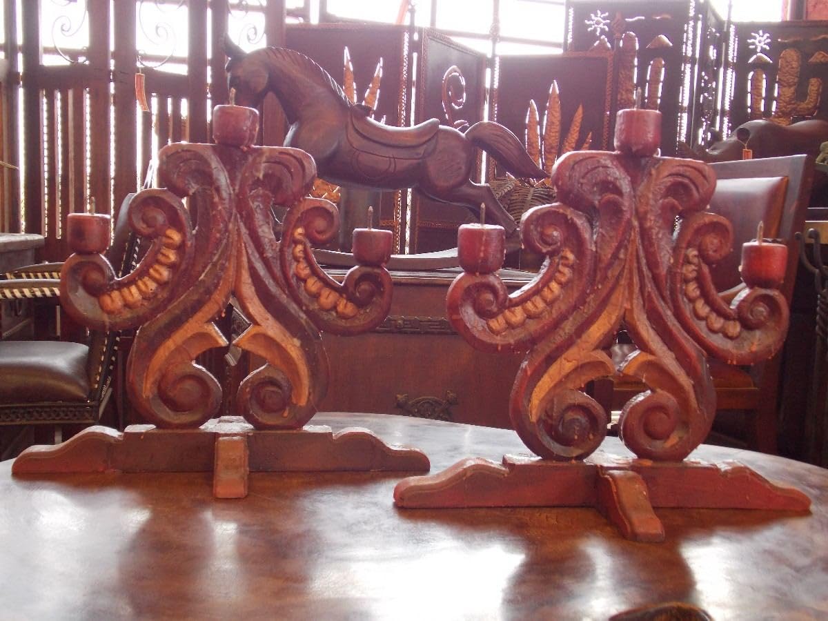 Par De Antiguos Candelabros De Madera Tallados A Mano (Usado)