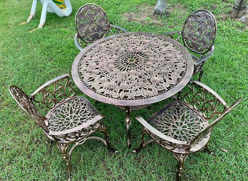 Reinforced Aluminum Antique Rose Style Handcrafted Dining Room