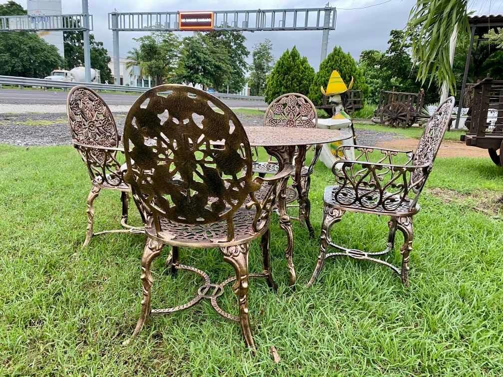 Reinforced Aluminum Antique Rose Style Handcrafted Dining Room