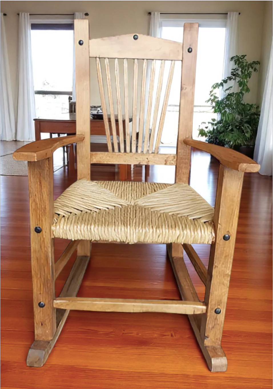 Bella Mecedora De Madera Sustentable Y Tule Estilo Antiguo.