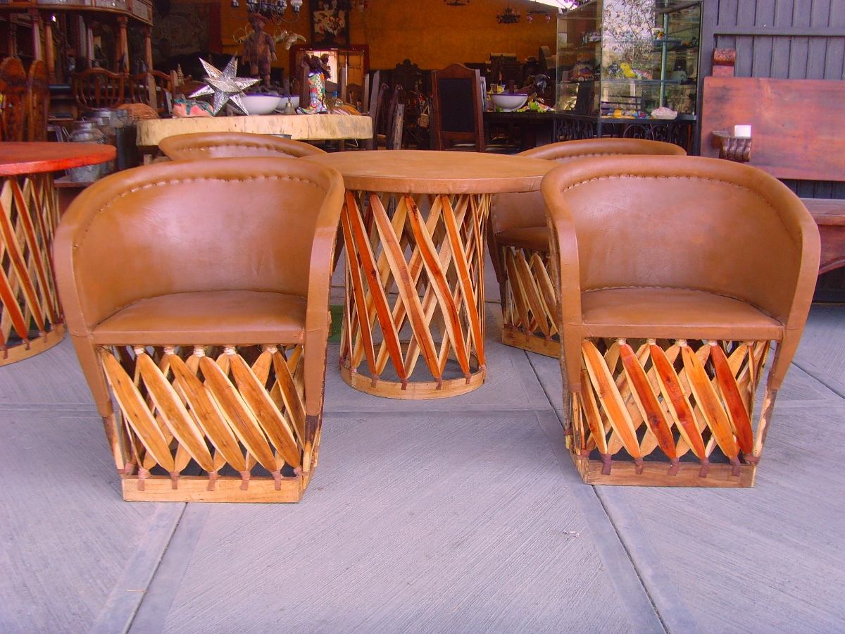 High-quality and comfortable dining room. Antique style.