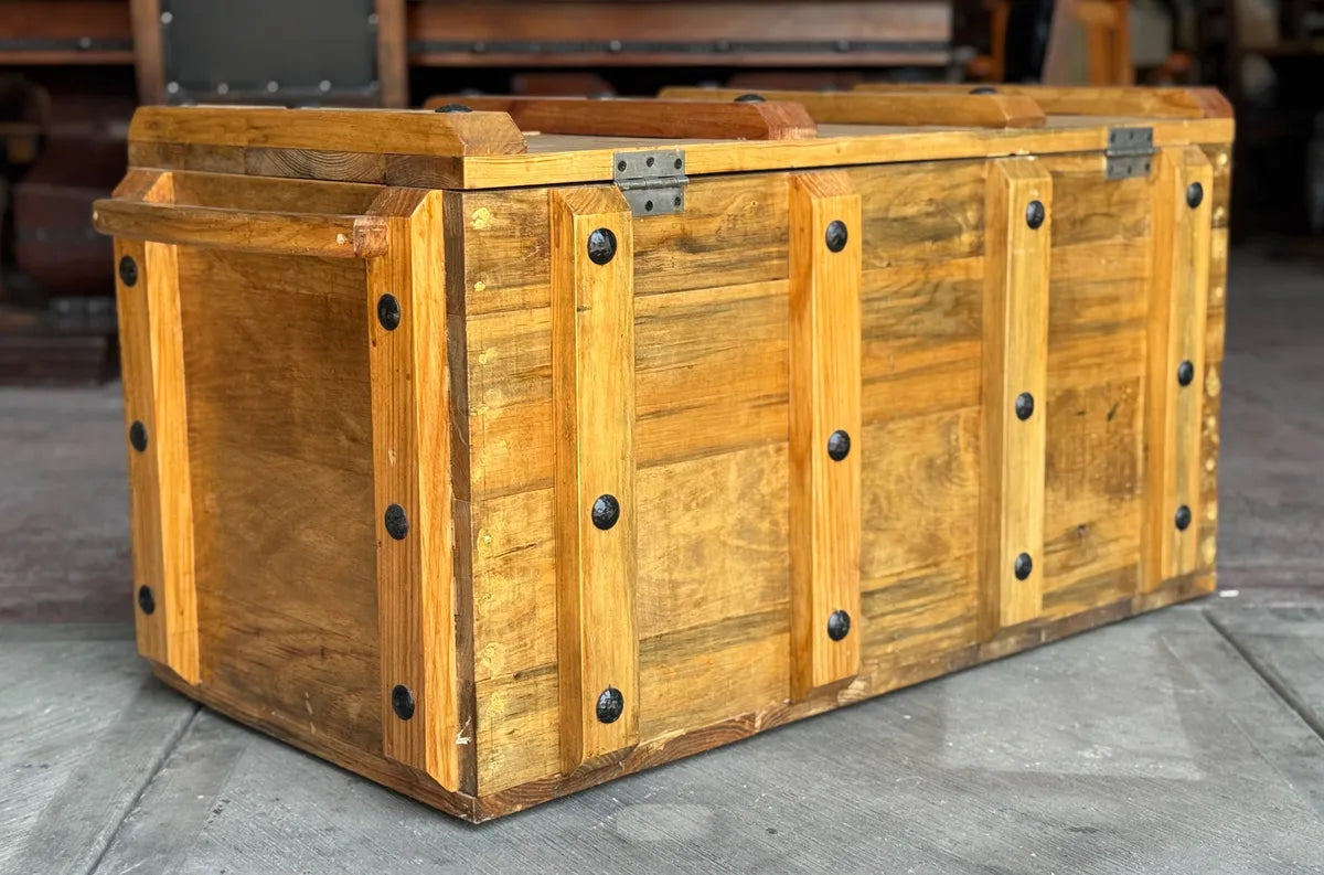 Baúl De Madera Antigua Estilo Ferrocarril Antiguo