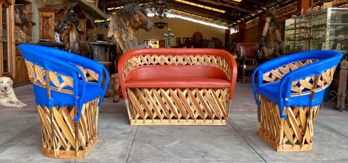 Equipal Handcrafted Room With Antique Style Leather Fanny Pack.