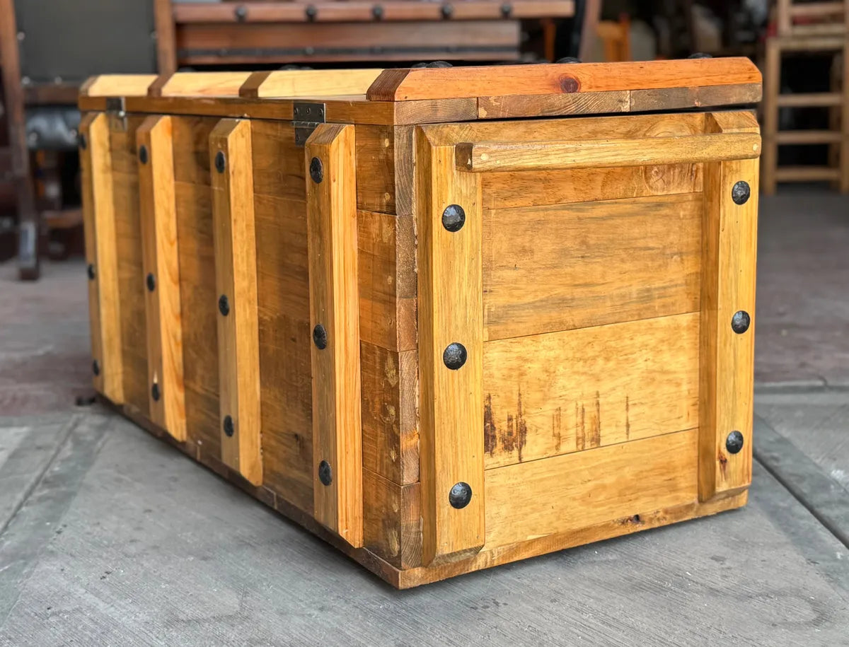 Baúl De Madera Antigua Estilo Ferrocarril Antiguo