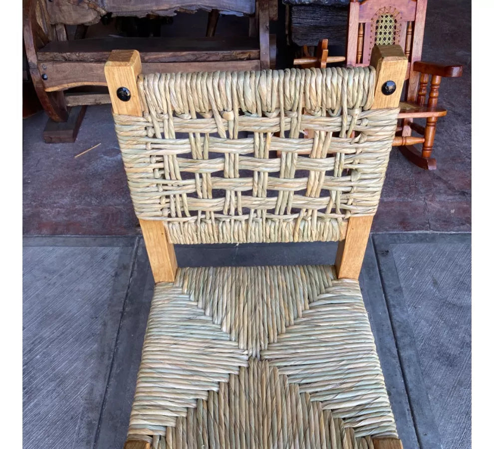Sustainable Handcrafted Bench: Warmth and Elegance in Wood