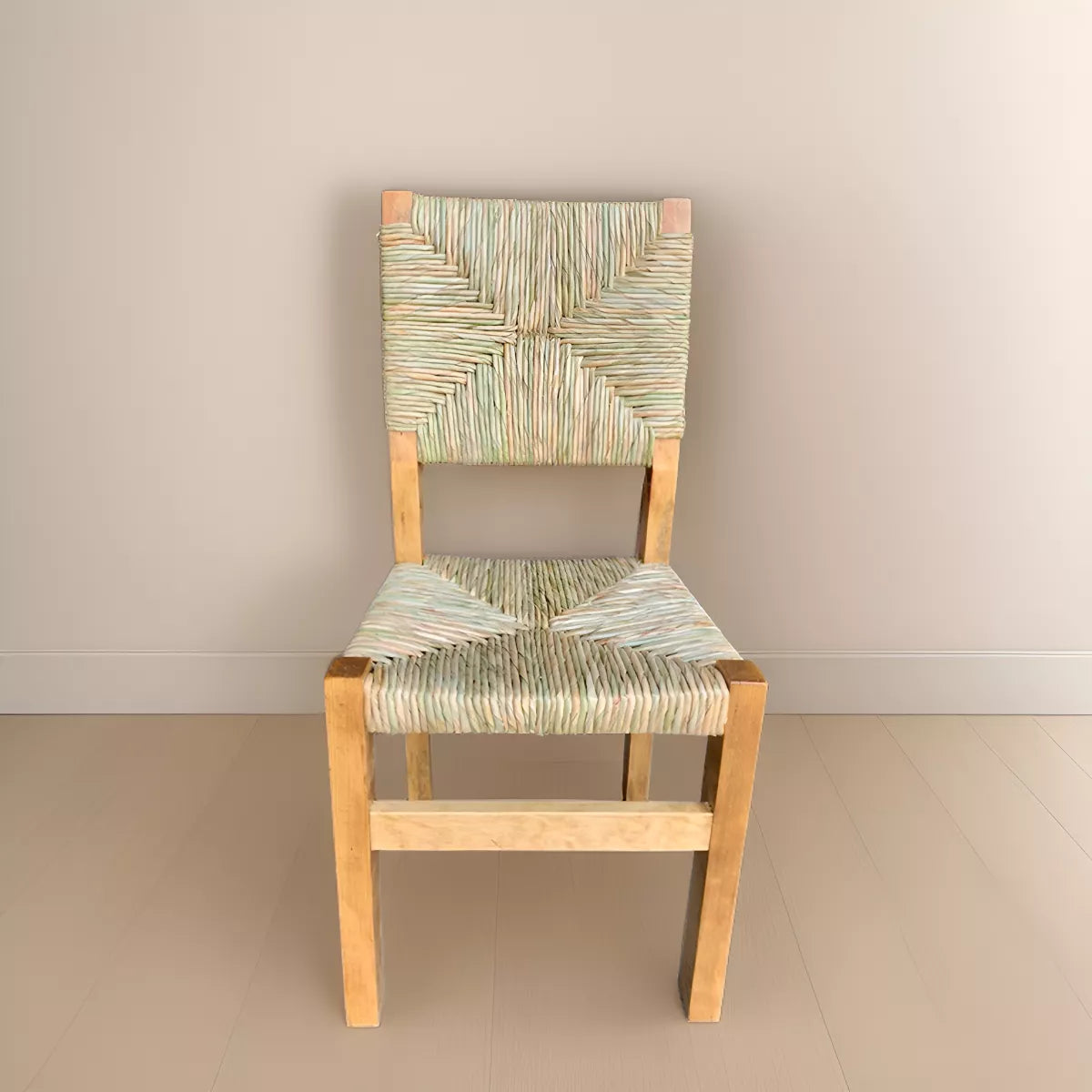 Silla Artesanal Madera Sustentable Estilo Elegante Antiguo.