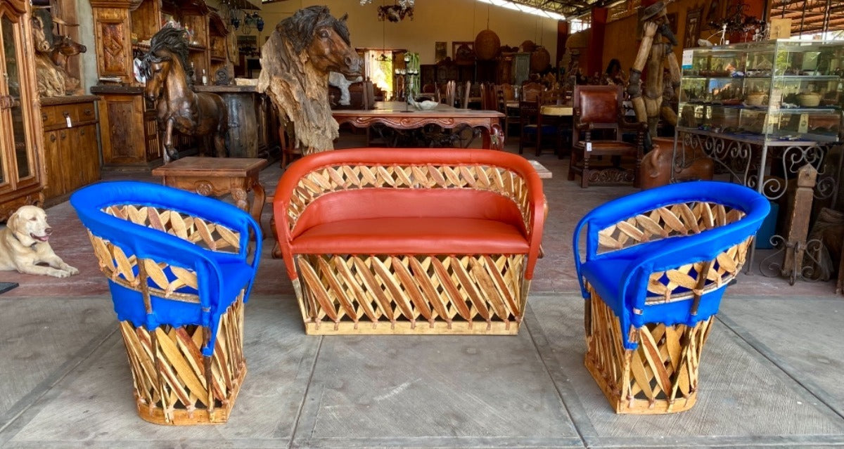 Equipal Handcrafted Room With Antique Style Leather Fanny Pack.