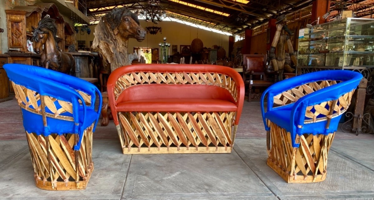 Equipal Handcrafted Room With Antique Style Leather Fanny Pack.
