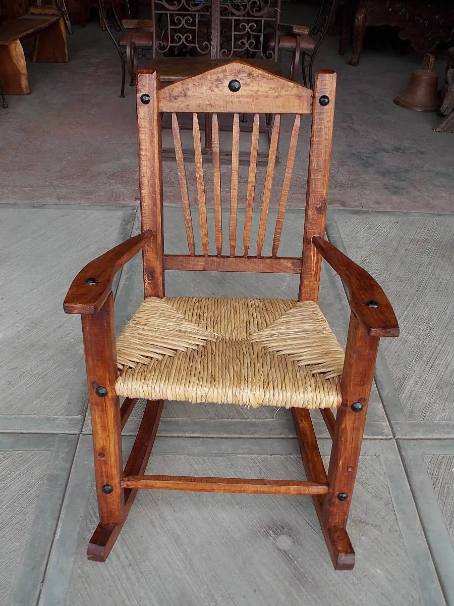 Banca Mecedora Balancin De Madera Y Tule. Estilo Antiguo.