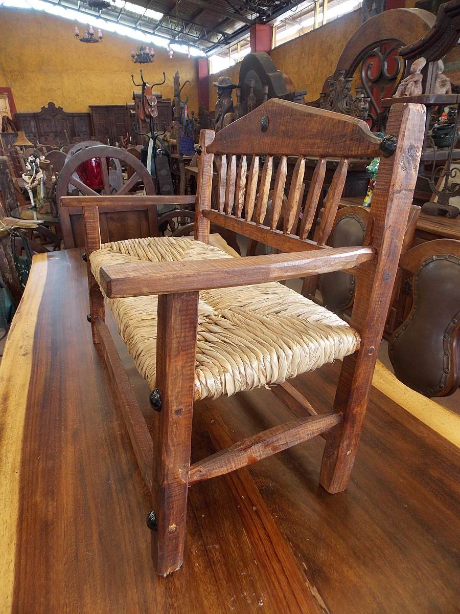 Wooden bench with antique-style fabric. For children.