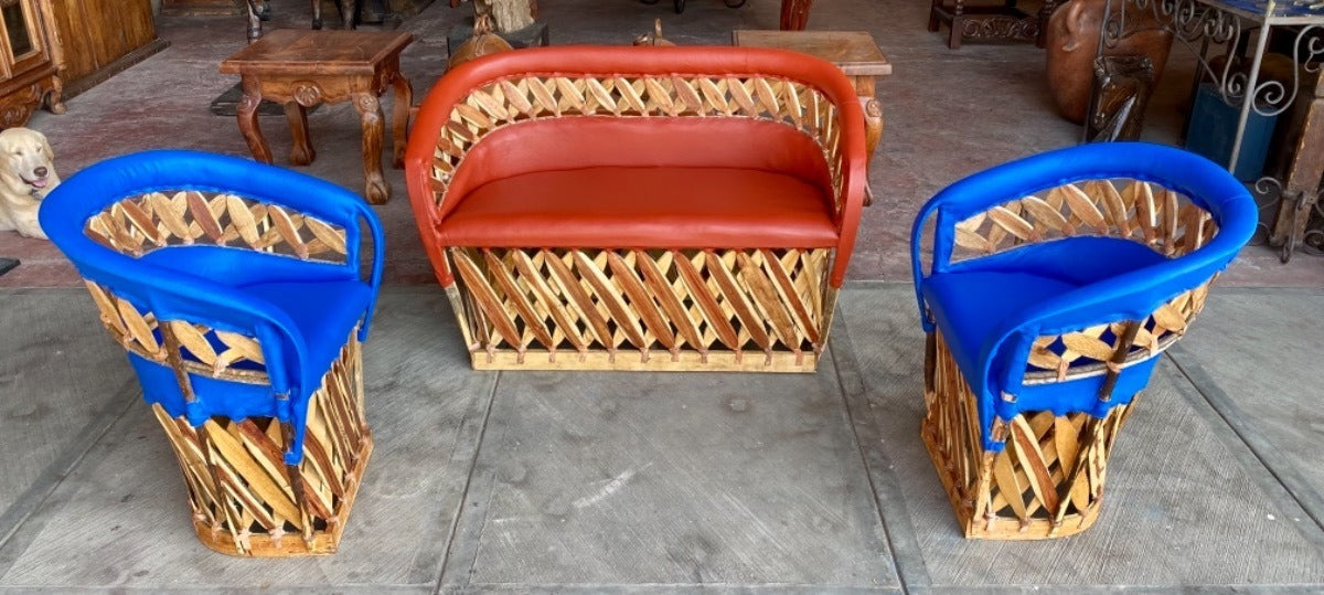 Equipal Handcrafted Room With Antique Style Leather Fanny Pack.