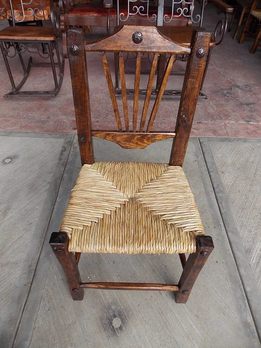 Bella Silla Artesanal De Madera Sustentable. Estilo Antiguo.