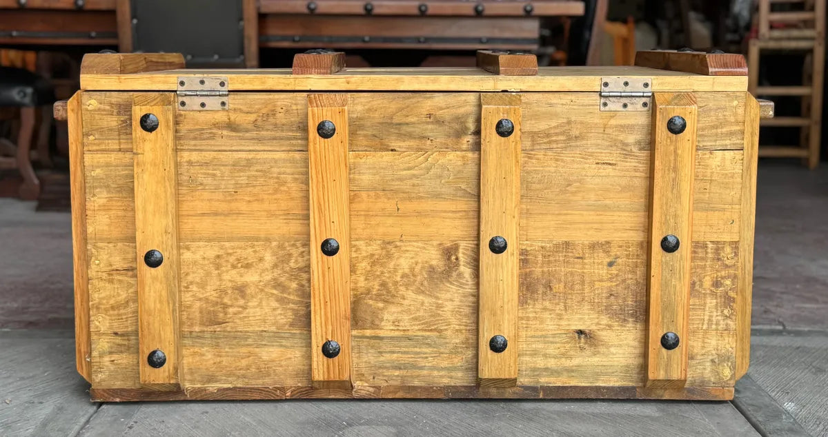 Baúl De Madera Antigua Estilo Ferrocarril Antiguo