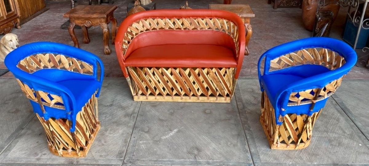 Equipal Handcrafted Room With Antique Style Leather Fanny Pack.