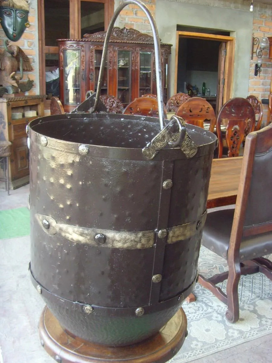 Olla Macetero De Metal Estilo Antiguo.