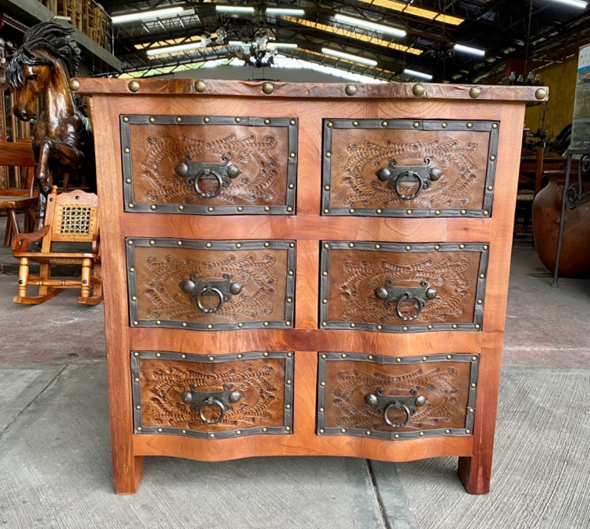 Cajonera De Madera Cedro Encino Y Piel Estilo Antiguo