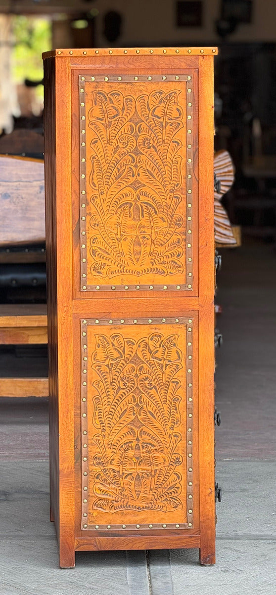 Cajonera De Madera Cedro Y Piel Estilo Antiguo.