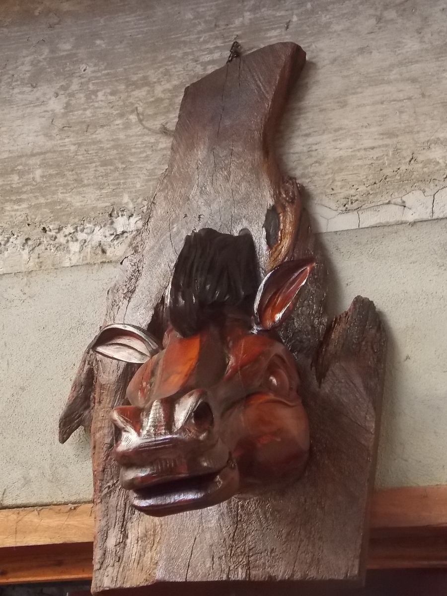 Antique and original horse head sculpture. Unique.