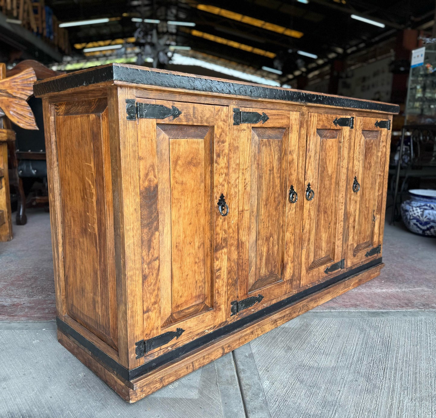 Bufetera de Madera de pino estilo antiguo