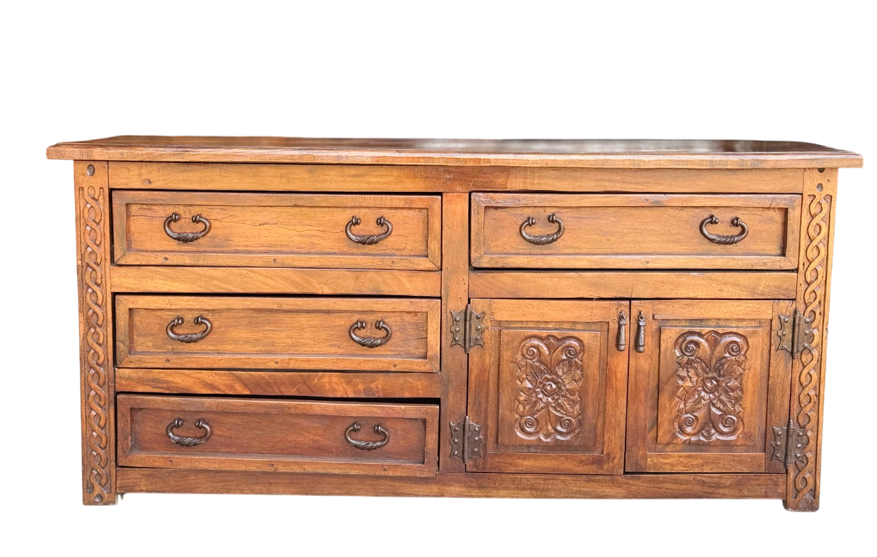 Cajonera de Madera de mezquite con las tallas en el exterior antigua