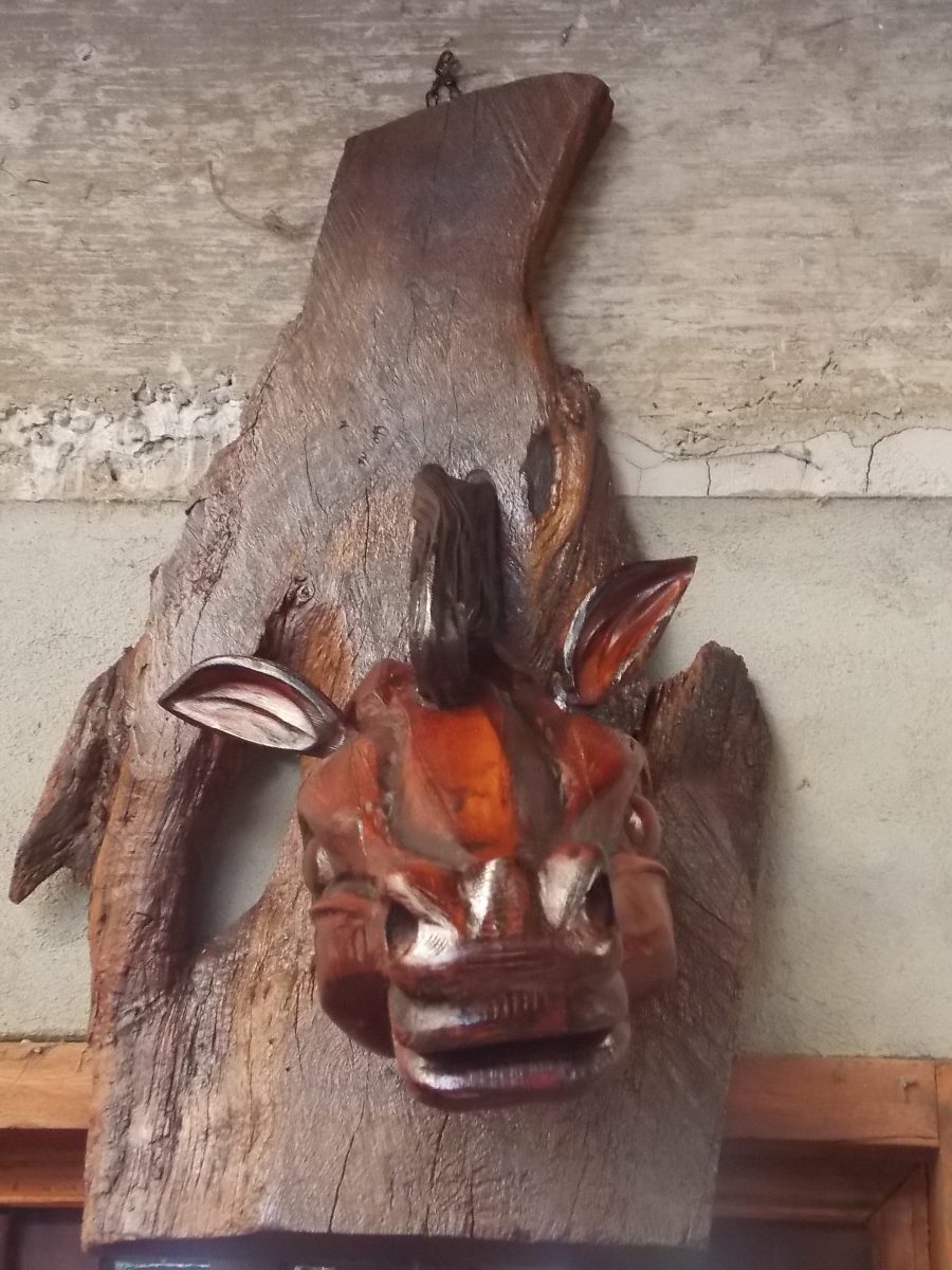 Antique and original horse head sculpture. Unique.
