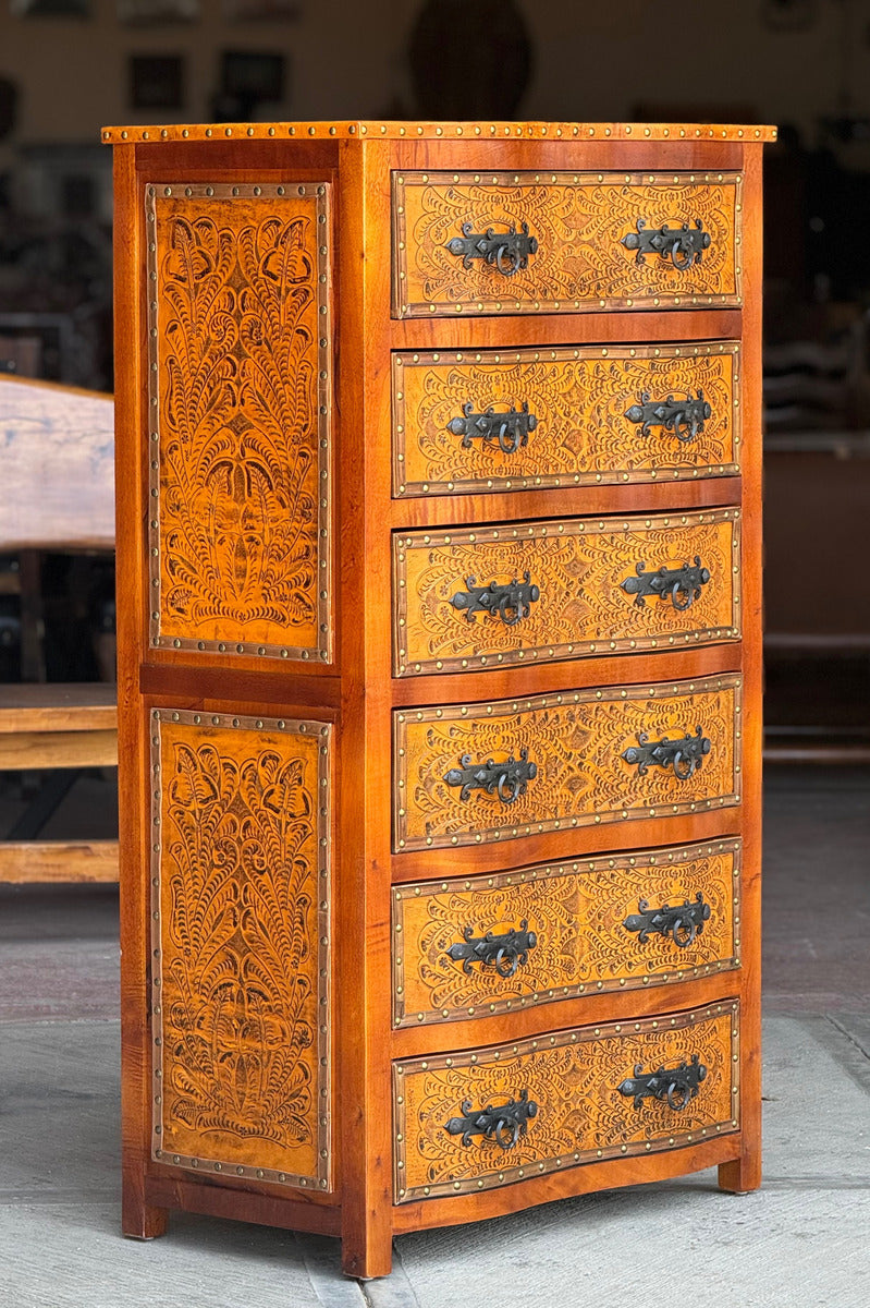 Cajonera De Madera Cedro Y Piel Estilo Antiguo.