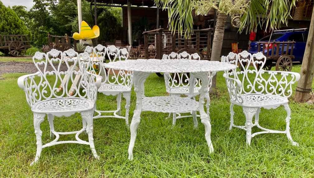 Reinforced Aluminum Antique Style Flowers Handcrafted Dining Room