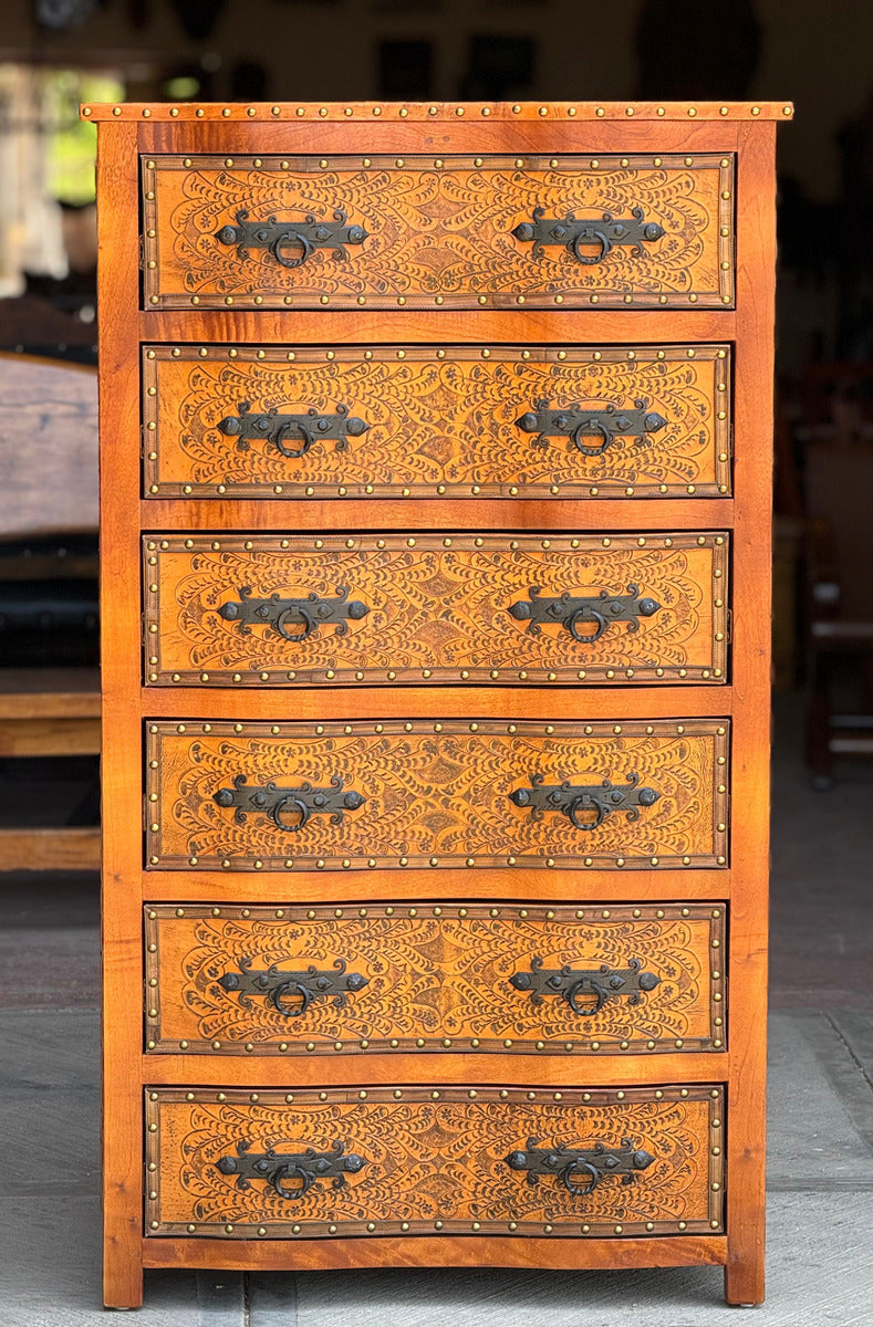 Cajonera De Madera Cedro Y Piel Estilo Antiguo.