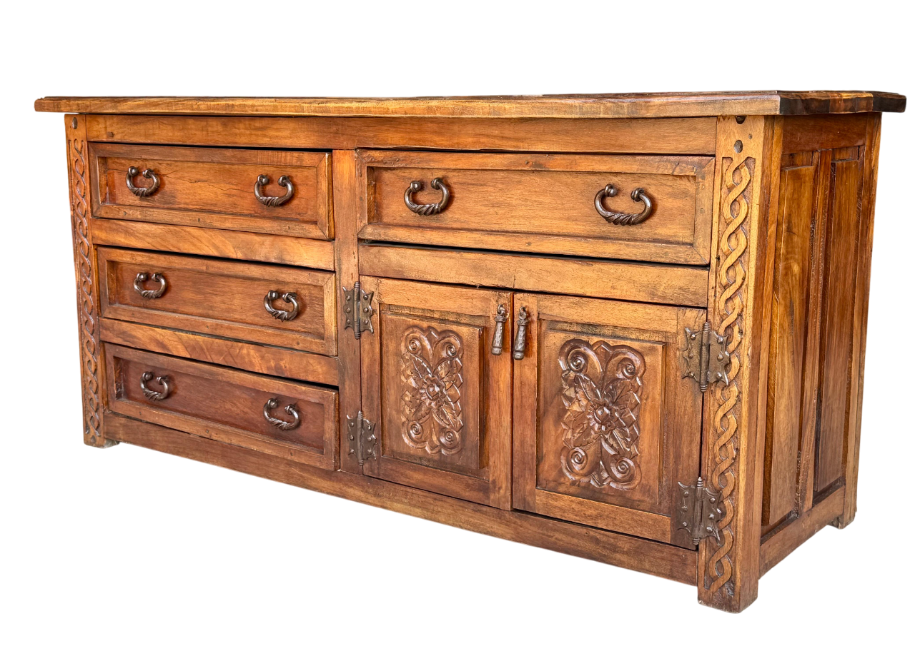 Cajonera de Madera de mezquite con las tallas en el exterior antigua