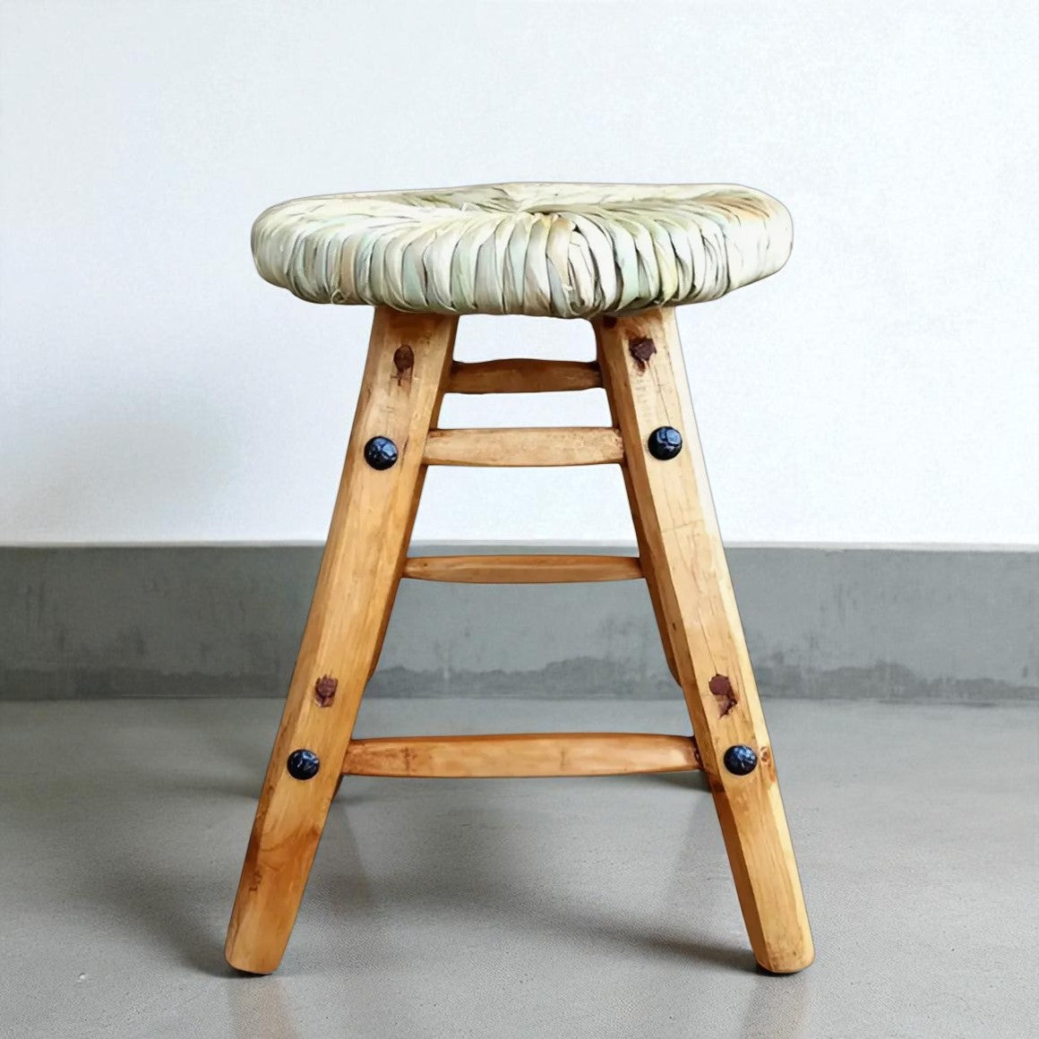Par De Banco Artesanal. Madera Y Tejido Con Tule Estilo Antiguo.