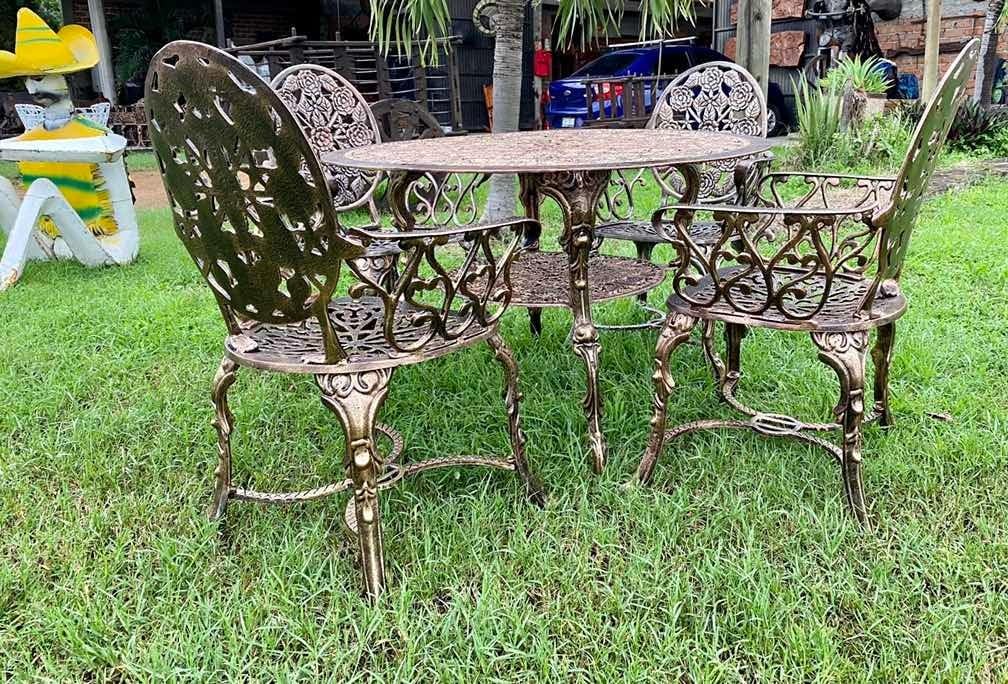 Comedor Artesanal Aluminio Reforzado Estilo Rosas Antiguo