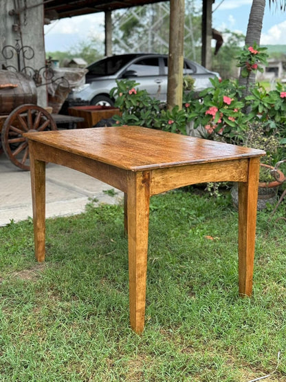 Mesa de comedor de madera de encino estilo minimalista