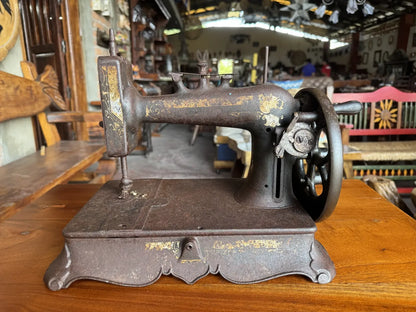 Antigua Maquina De Coser De Principios De Siglo Xx.