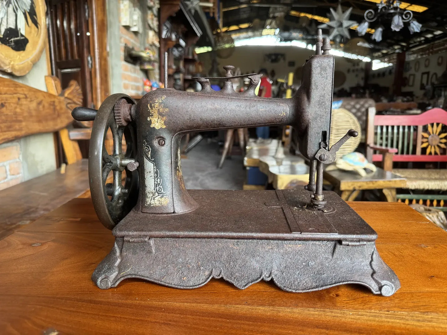 Antigua Maquina De Coser De Principios De Siglo Xx.