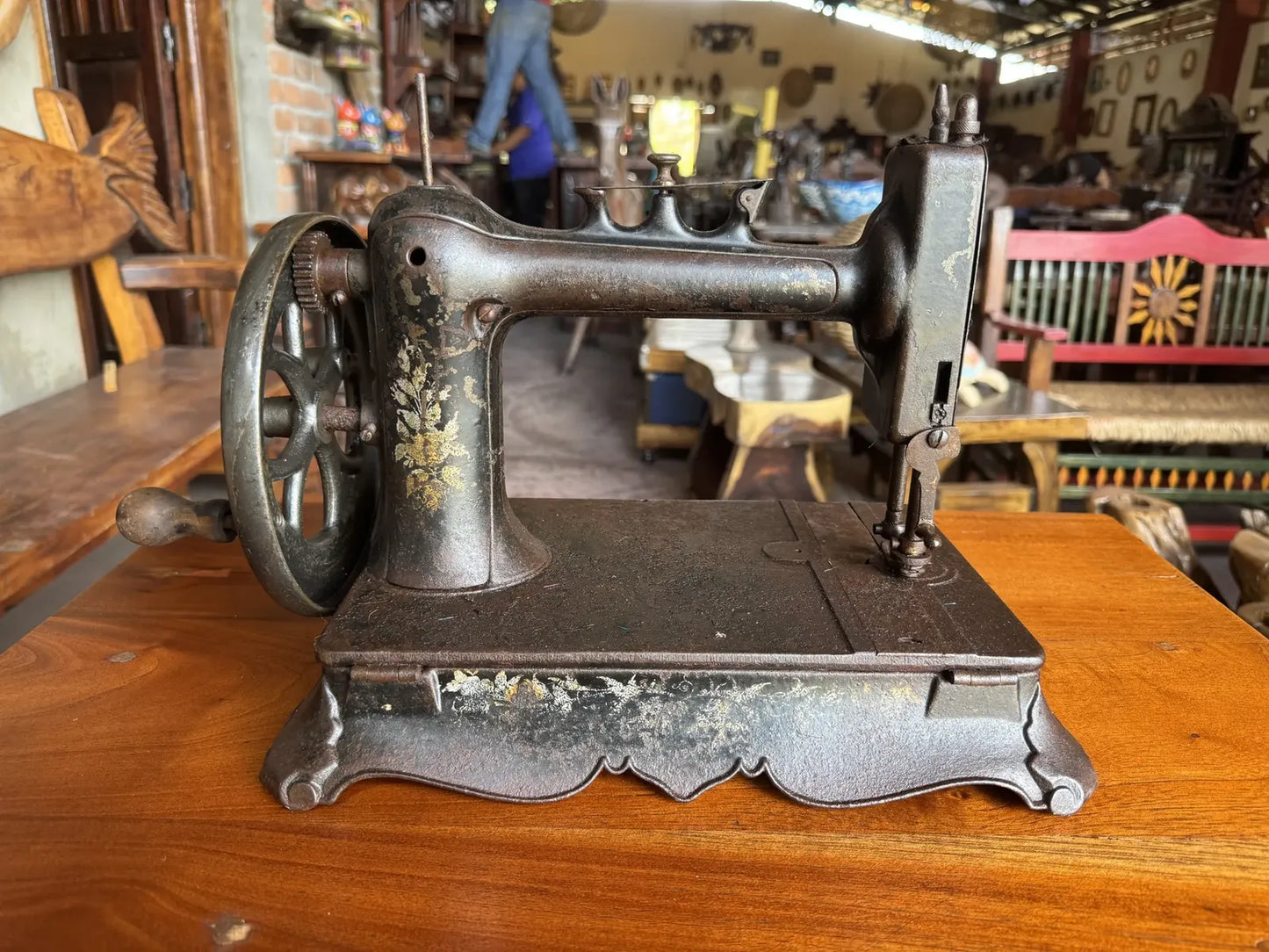 Bella Maquina De Coser Antigua De Mediados Del Sigo Xix.