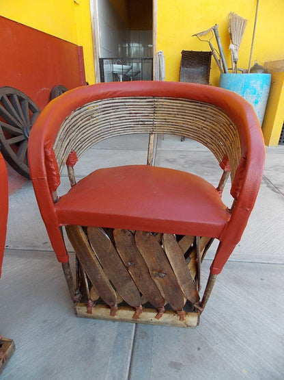 Sala Artesanal De Equipal Tapizada En Piel Estilo Antiguo.