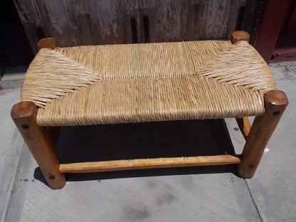Banca Artesanal De Madera Tejida Con Tule. Estilo Antiguo.