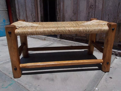 Banca Artesanal De Madera Tejida Con Tule. Estilo Antiguo.