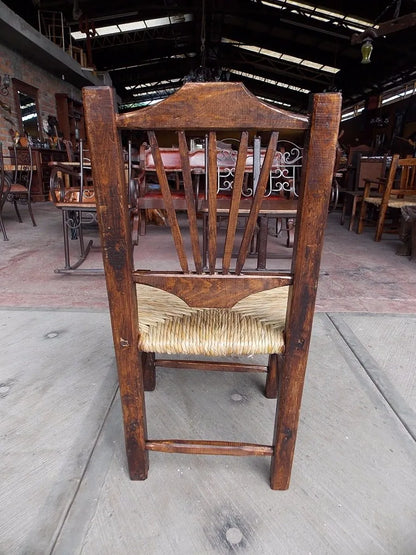 Bella Silla Artesanal De Madera Sustentable. Estilo Antiguo.