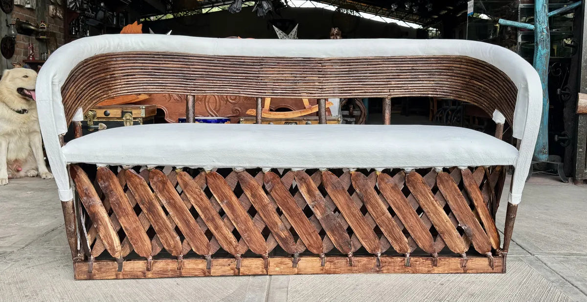 Sillon Equipal Tradicional 3 Personas Estilo Varas Antiguo Blanco Piel De Cerdo Agregar a favoritos