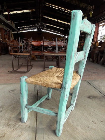 Silla Artesanal Madera Sustentable Estilo Decapado Antiguo.