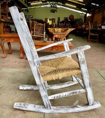 Silla Artesanal Mecedora Blanca Sustentable Estilo Vintage