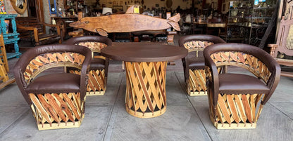 Comedor En Madera Y Piel Estilo Estacas Equipal. 100% Nuevo (Usado)